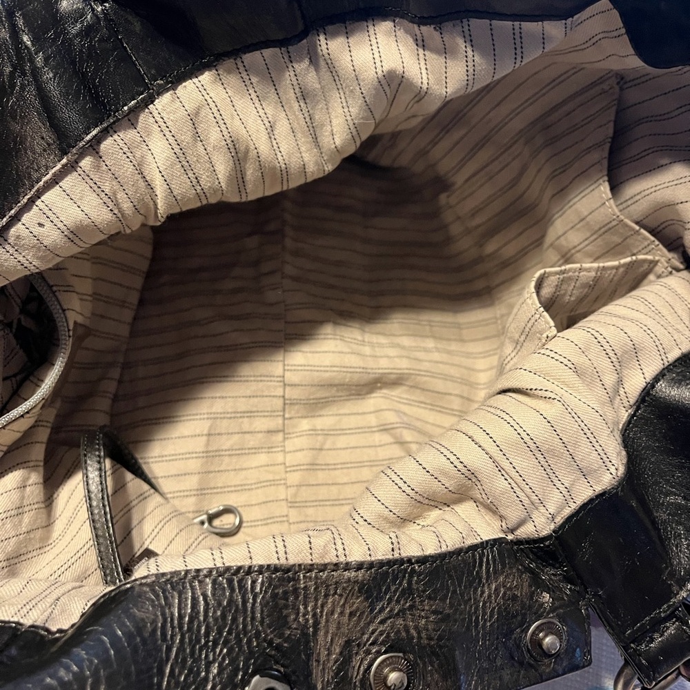 Frye - Picture 5 of 8